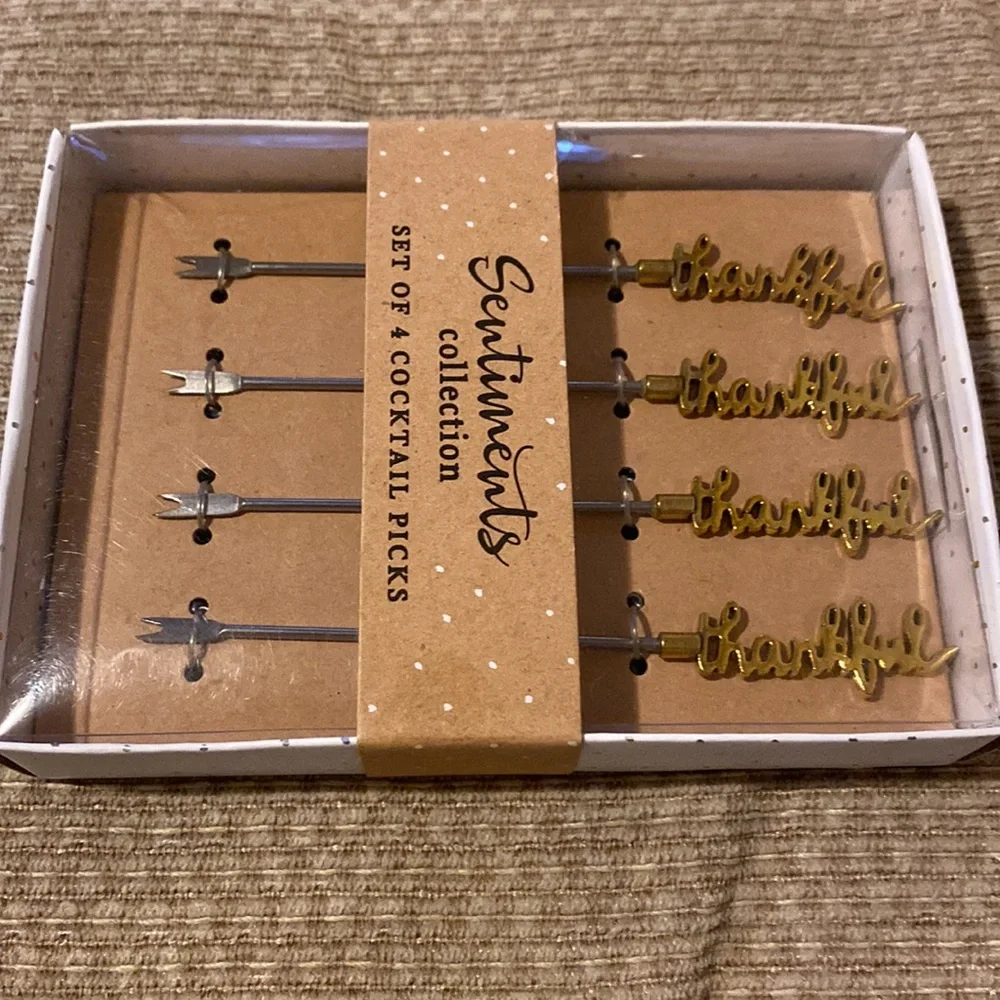 💛NWT Sentiments Collection Thankful Set of 4 Cocktail Picks